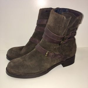 Alberto Fermani Triumvirate Boots in Olive in Wome